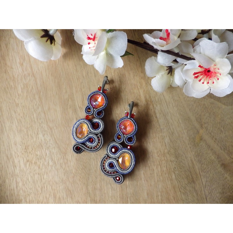 "AUBE" boucles d'oreilles soutache et cristal Swarovski "AUBE" boucles d'oreilles soutache et cristal Swarovski