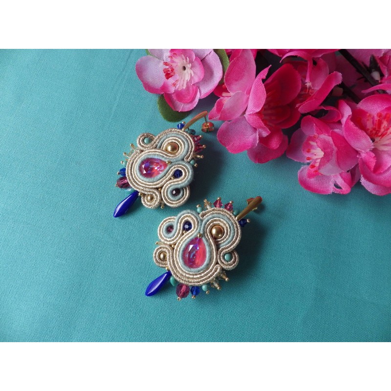 "ACAPULCO" boucles d'oreilles soutache et Swarovski, clous inox "ACAPULCO" boucles d'oreilles soutache et Swarovski, clous inox