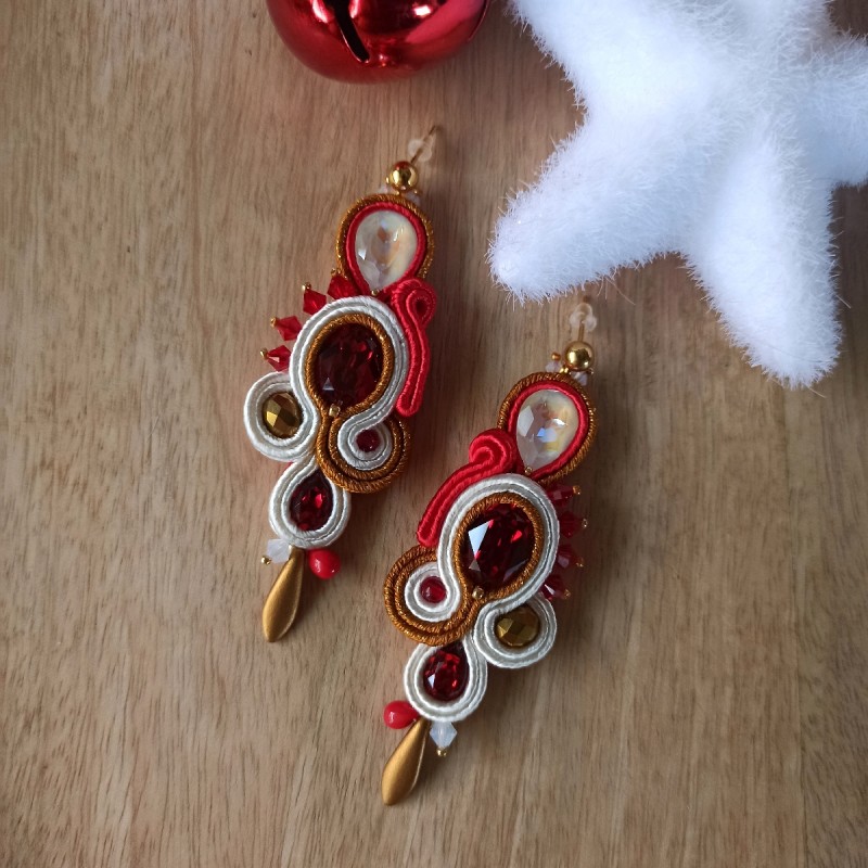 "SANTA" boucles d'oreilles soutache et cristaux Swarovski, clous inox - grand modèle "SANTA" boucles d'oreilles soutache et cristaux Swarovski, clous inox - grand modèle