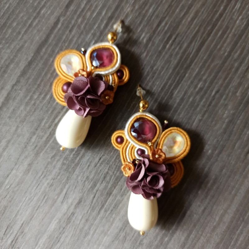 "ANEMONE" boucles d'oreilles soutache et cristaux Swarovski, clous inox "ANEMONE" boucles d'oreilles soutache et cristaux Swarovski, clous inox