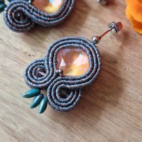 "EDITH" boucles soutache et cristal, clous inox