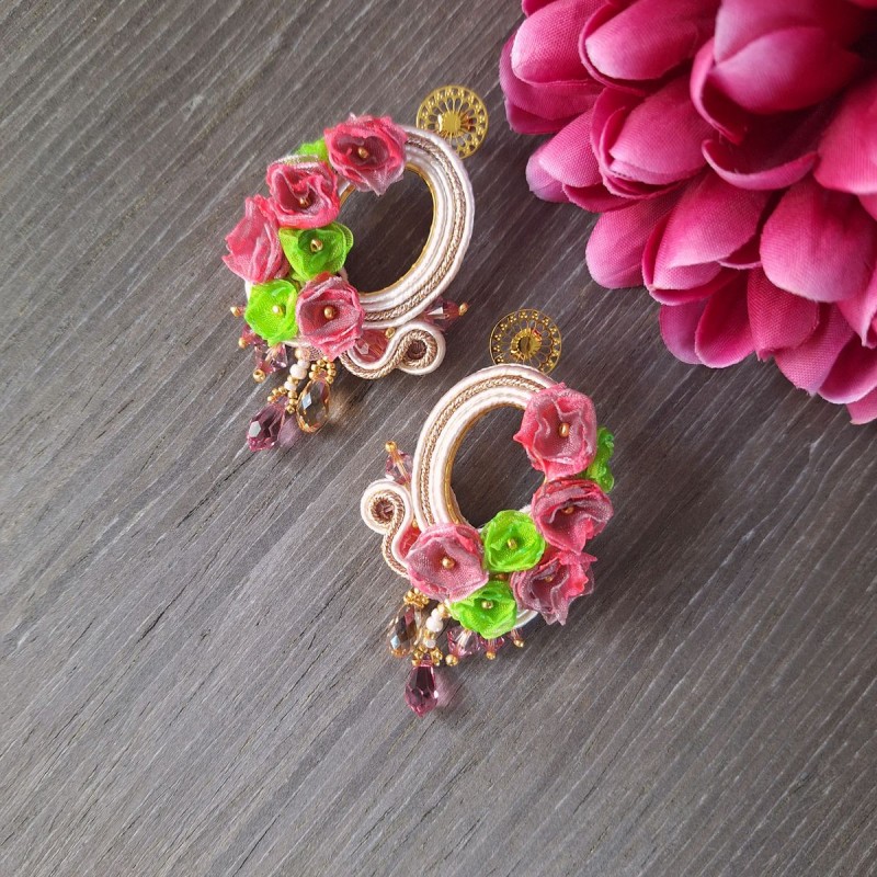 "PENELOPE" boucles soutache, cristal Swarovski, fleurs organza, acier inox