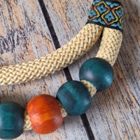 Collier grosse corde et perles en bois