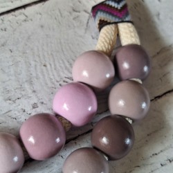 Collier perles bois teintes rose XXL