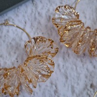 Créoles inox et pétales colorés