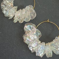 Créoles inox et pétales colorés