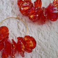 Créoles inox et pétales colorés