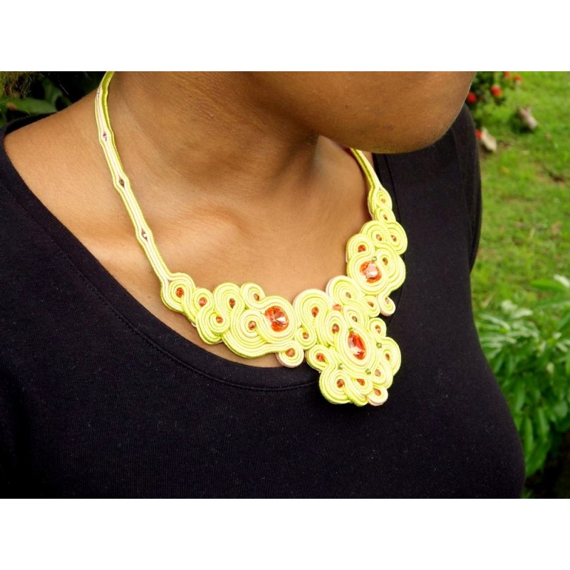 Collier soutache et Swarovski Collier soutache et Swarovski